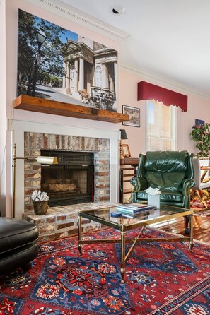 Interior - The Office | Historic District Charleston! (Charleston)
