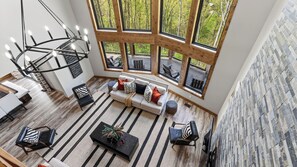 House (5 Bedrooms) | Interior - Priddy Secluded by Avantstay Hot Tub + Expansive Deck + Game Room + Home Theater (Sevierville)