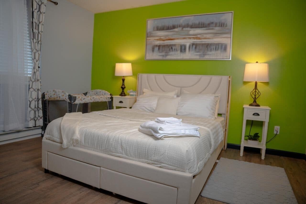 2 bedrooms, iron/ironing board, WiFi, bed sheets