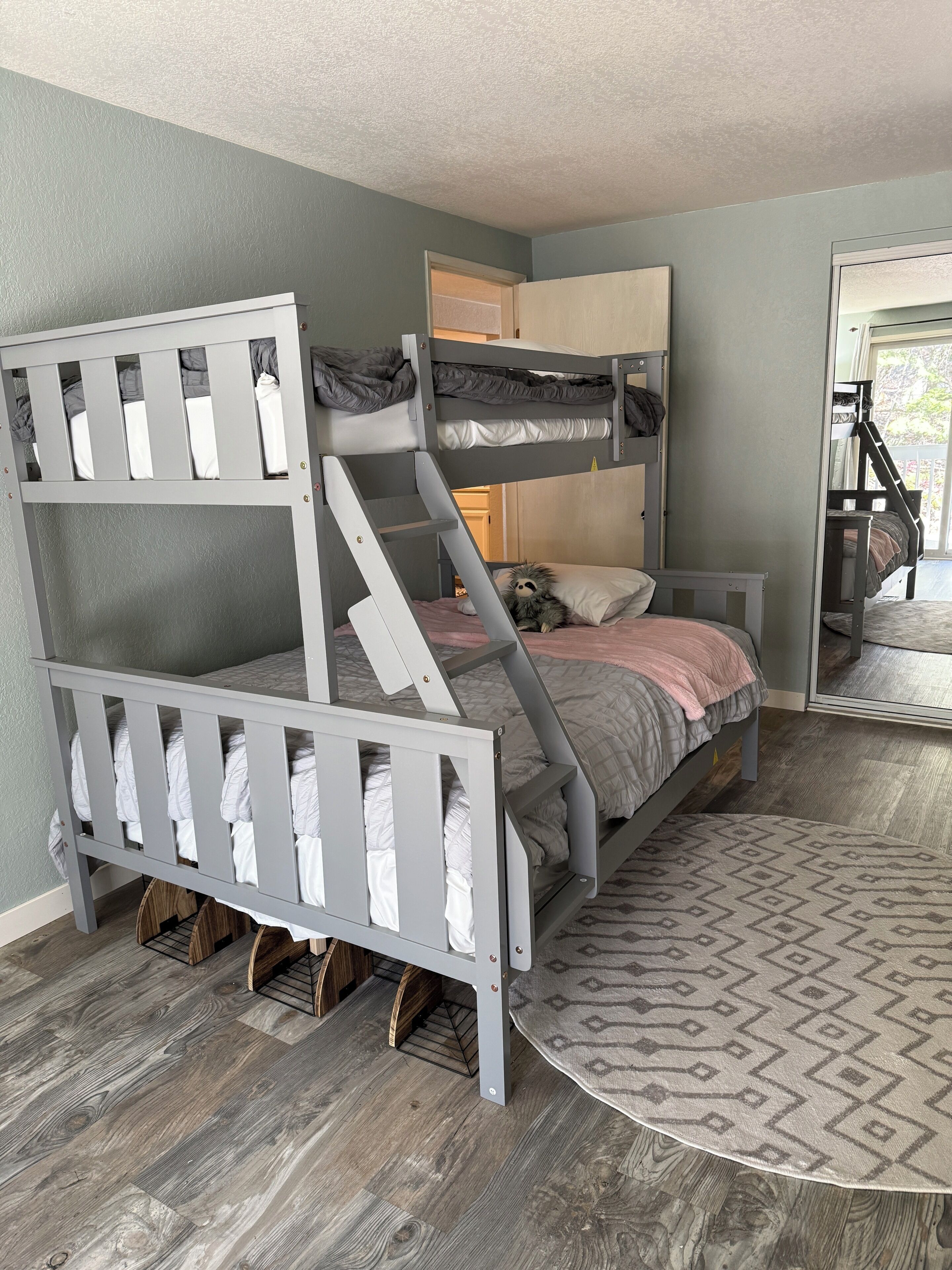 2 bedrooms, WiFi, bed sheets