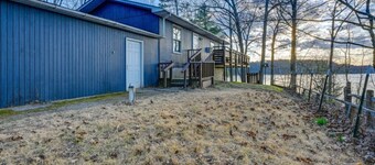 Bluff Lake Waterfront w Dock, Kayaks & Fire Pit
