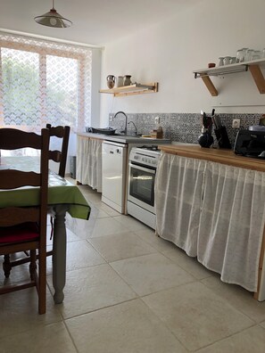 Private kitchen - Ideally located between sea and village (Santec)
