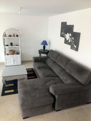 Living area - Ideally located between sea and village (Santec)