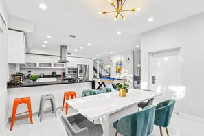 Dining room - Chic Villa by Glam Homes (Hollywood)