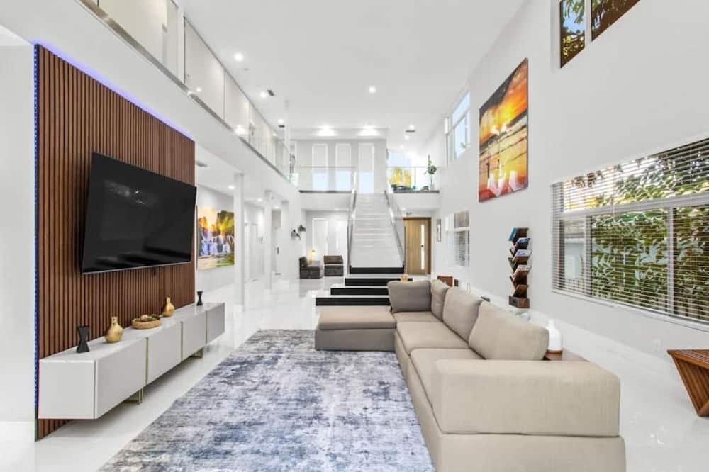 Chic Villa by Glam Homes