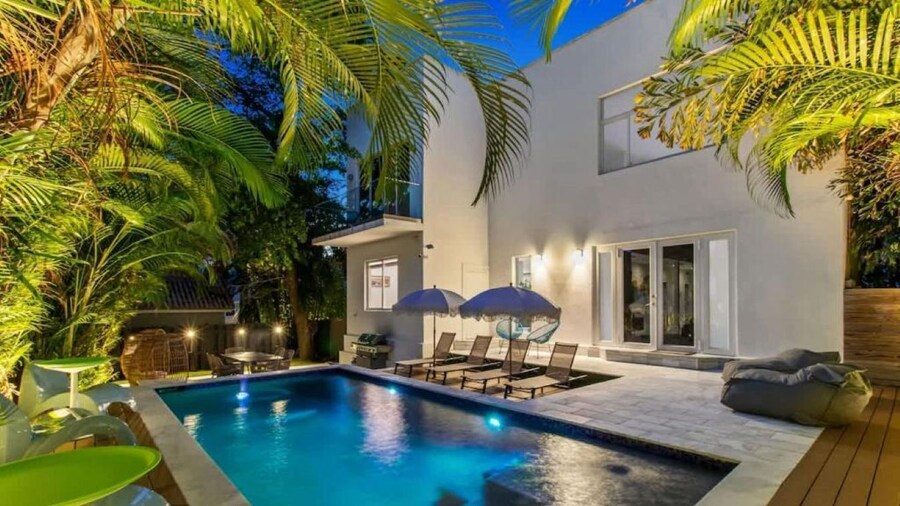 Chic Villa by Glam Homes