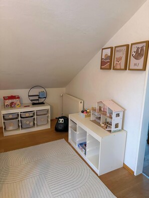 Children’s area - Fantastic vacation apartment with mountain panorama and children's room (Lauben)