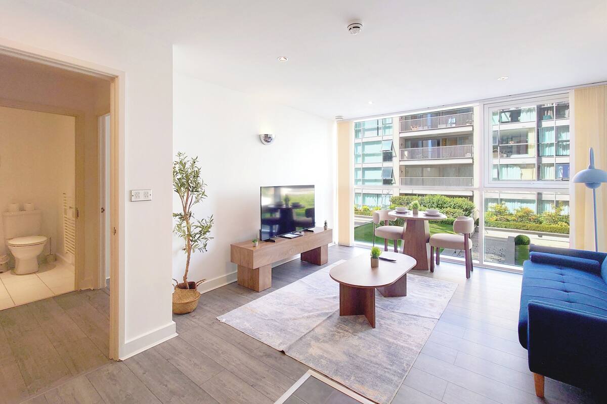 Comfort Apartment, City View | Living area