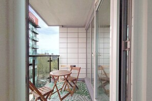 Deluxe Apartment, 1 Bedroom (by London Excel & O2) | Terrace/patio - Capital Stay - One Bed Apartment In Excel (London)