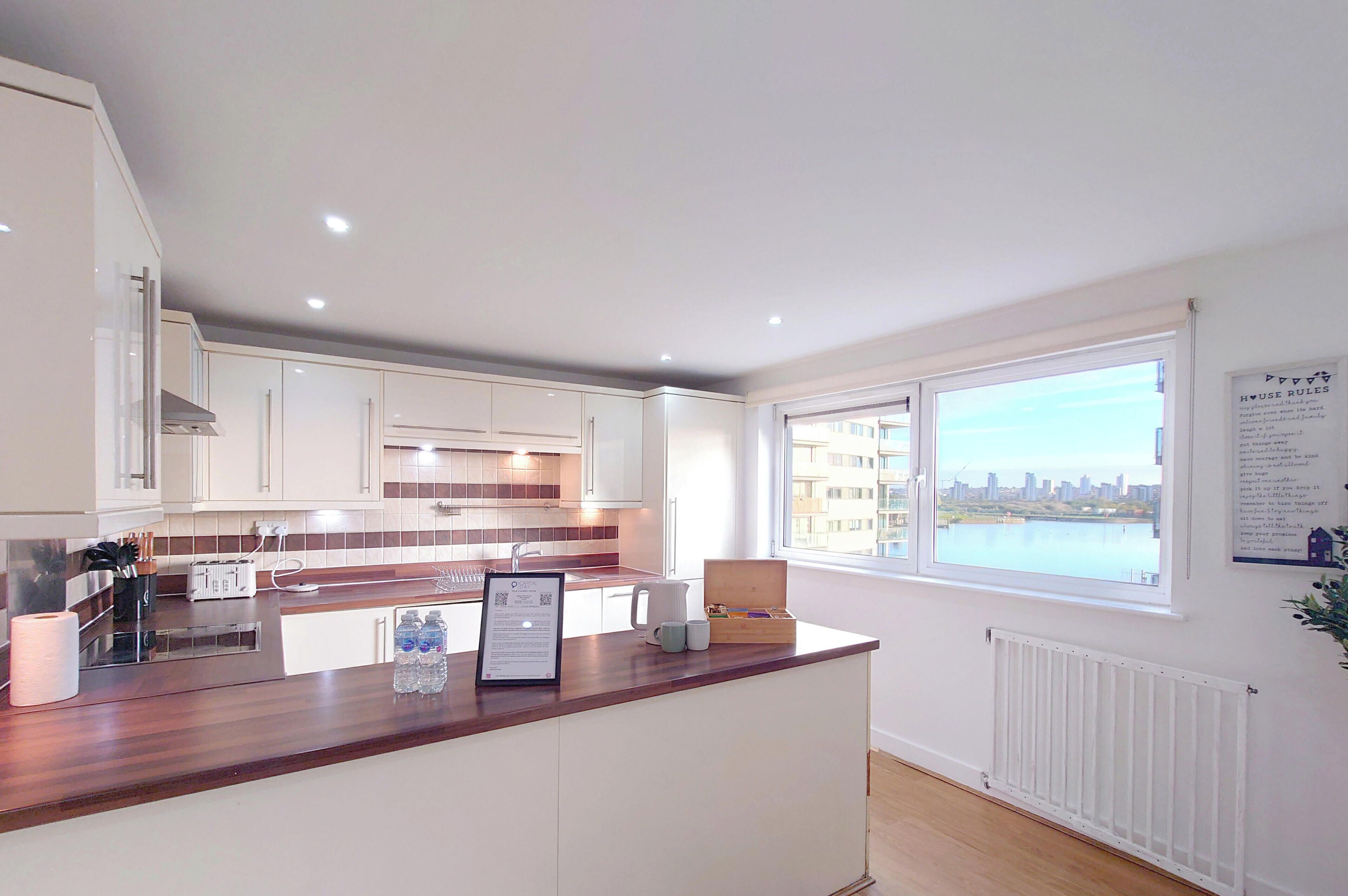 Apartamento, 2 quartos (in Gallions Reach, 209 DRI) | Cozinha privada | Geladeira grande, micro-ondas, fogão, cooktop