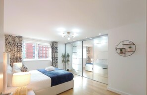 Apartment, 2 Bedrooms (in Gallions Reach, 209 DRI)