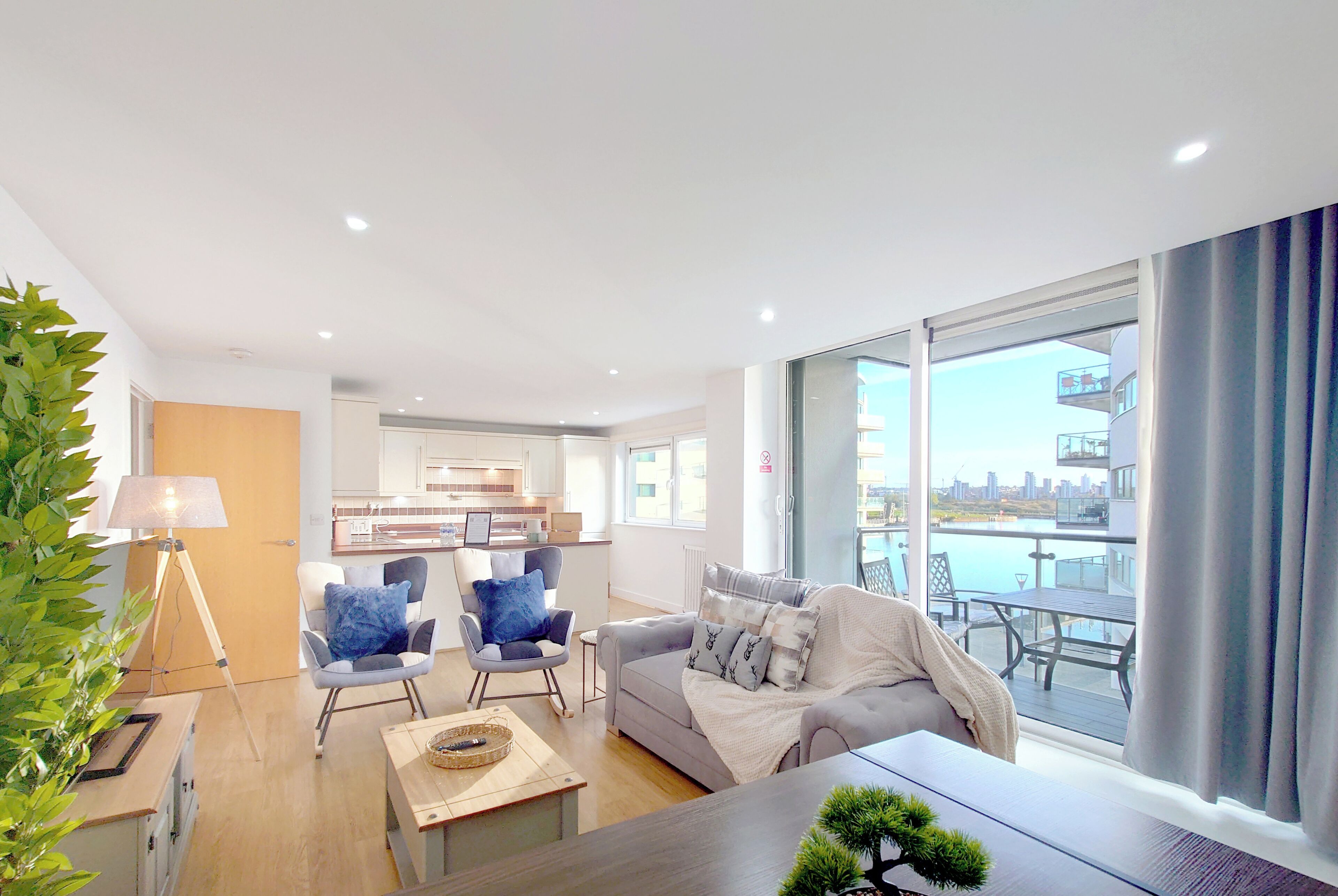 Apartamento, 2 quartos (in Gallions Reach, 209 DRI) | Área de estar | Smart TV 50 polegadas com canais digitais, Netflix