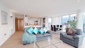Luxury Apartment | Living area | Netflix, streaming services
