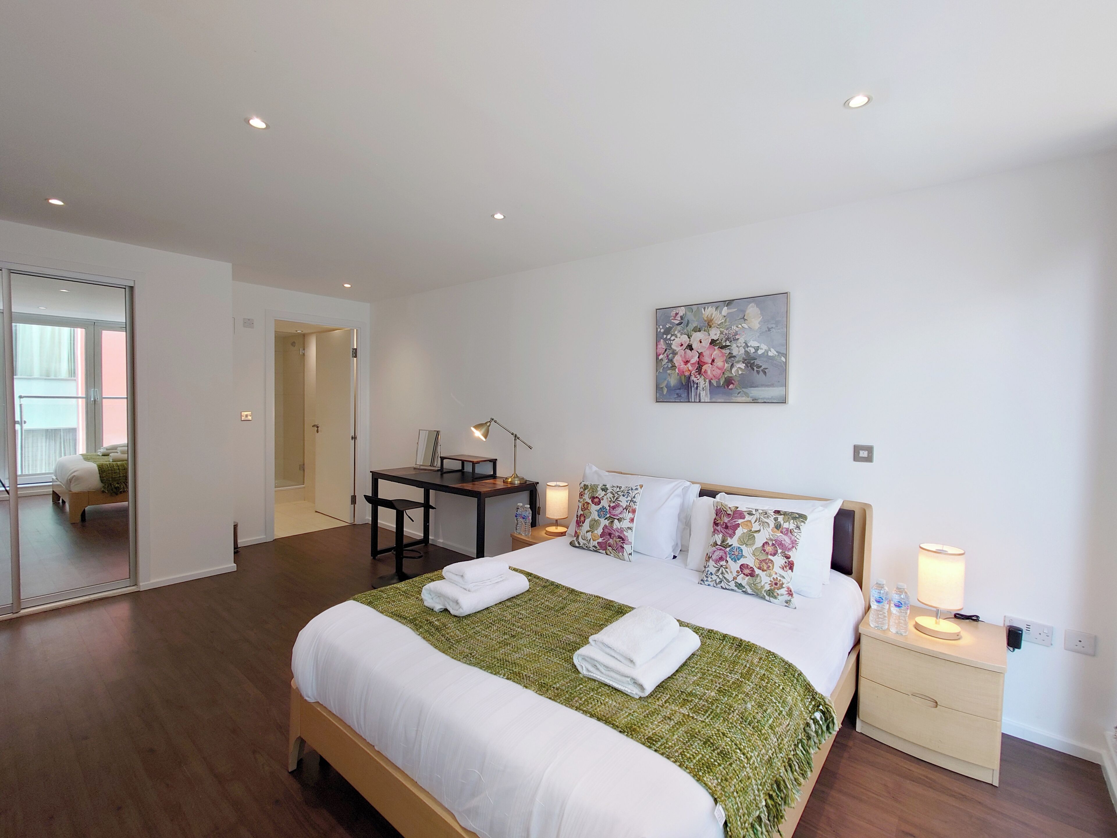 Apartment, 2 Bedrooms (by Excel & O2)