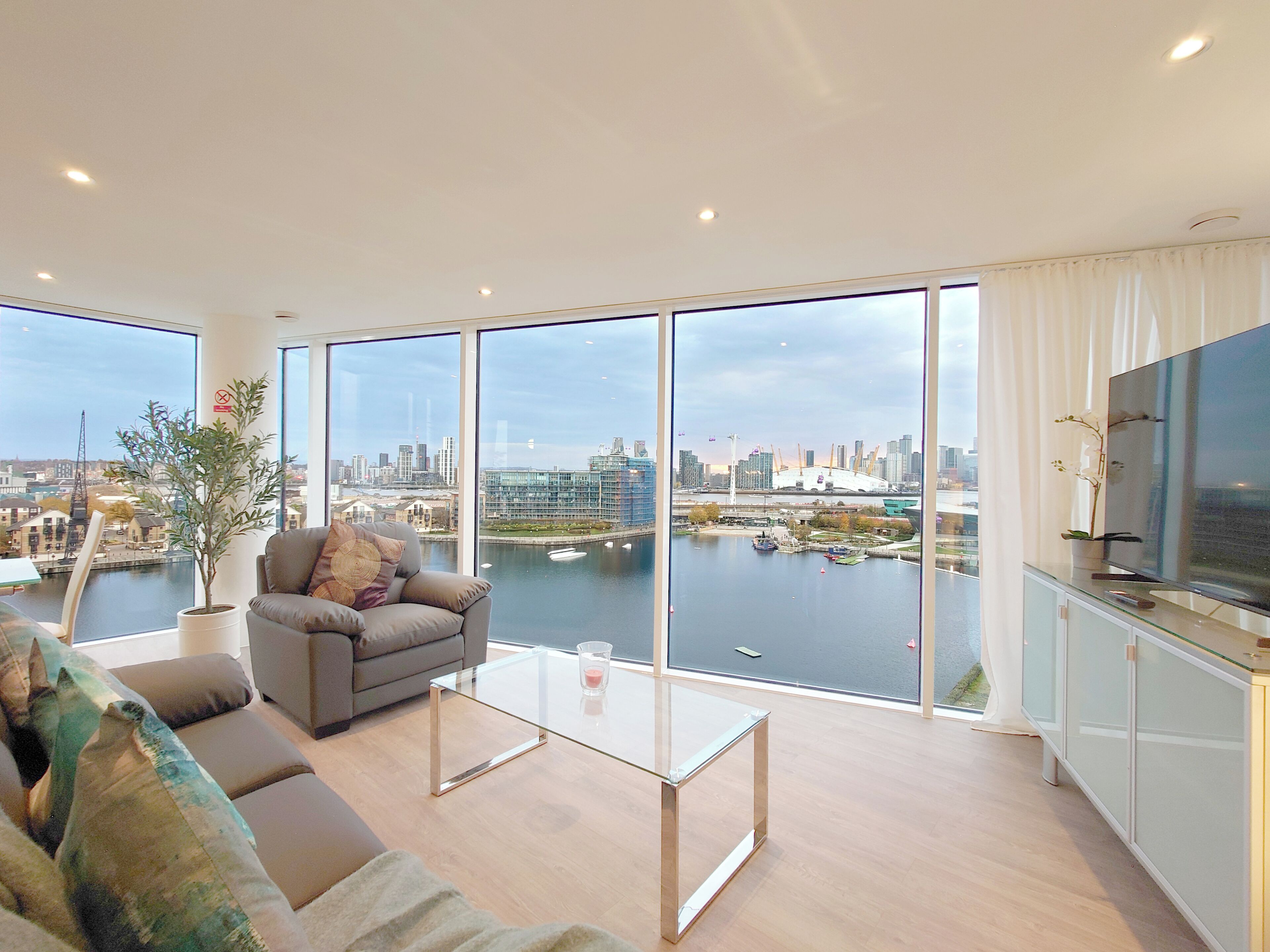 Luxury Apartment | Living area