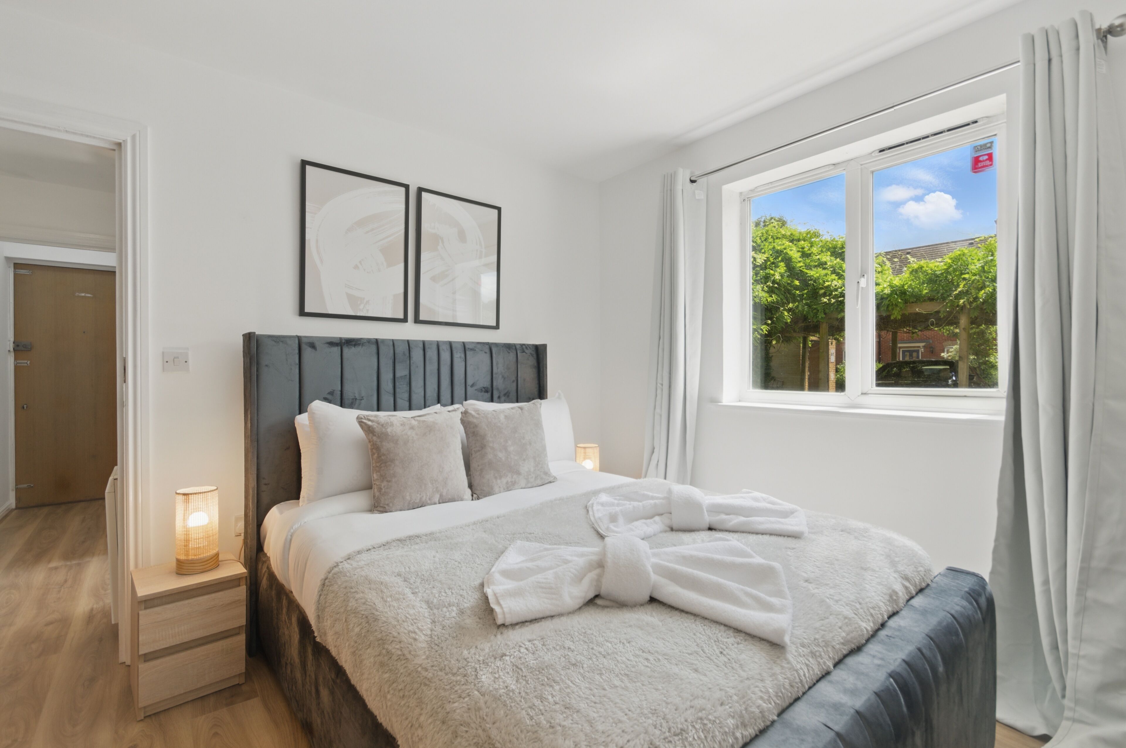 Apartamento Confort | Decoración individual, mobiliario individual, escritorio