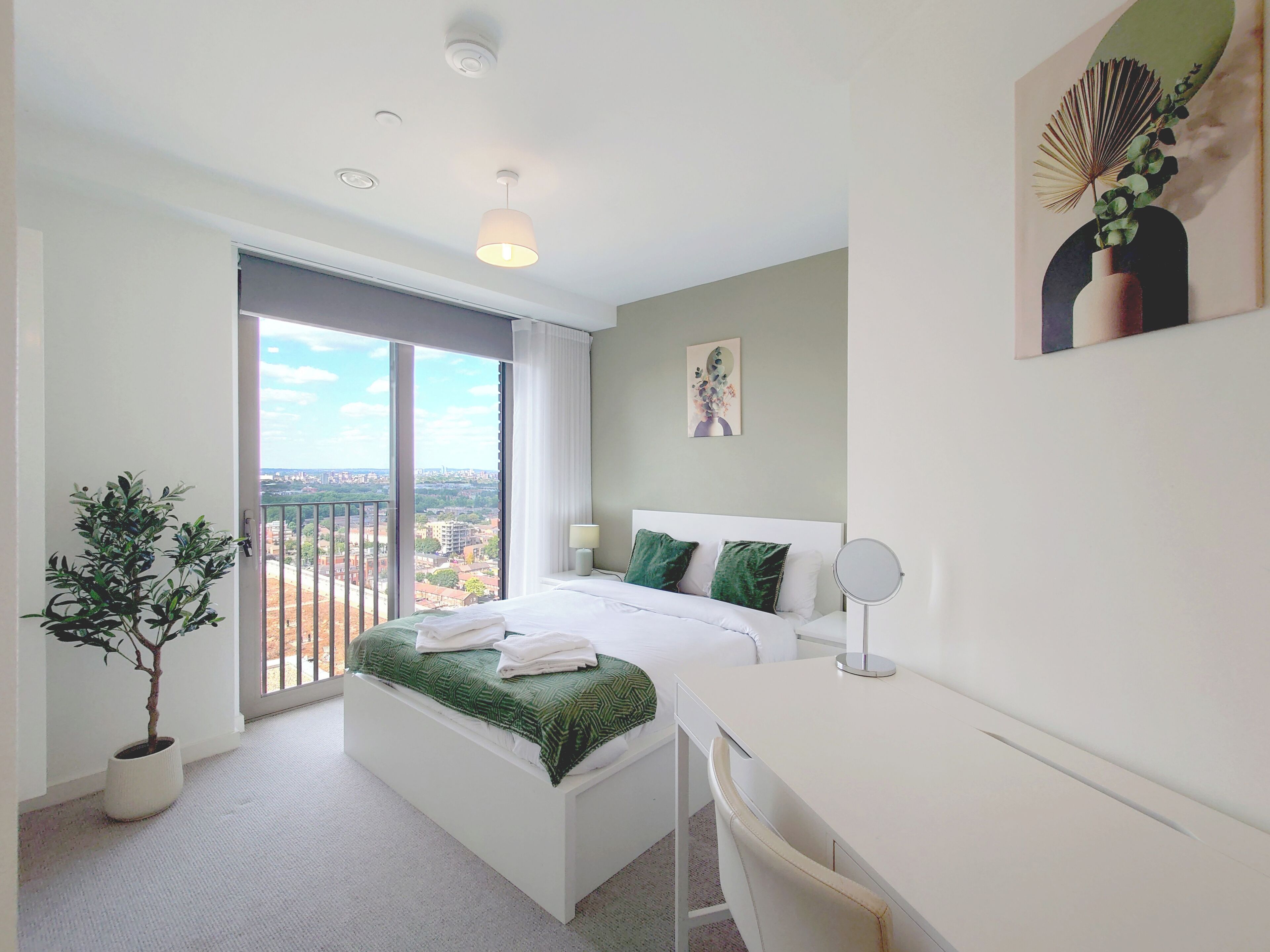 Deluxe-Apartment | Allergikerbettwaren, Schreibtisch, kostenloses WLAN