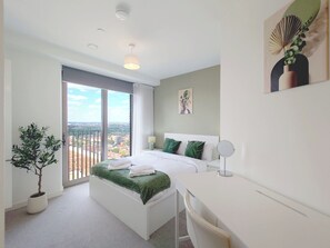 Deluxe Apartment - Capital Stay - Three Bed Apartment In Excel (London)