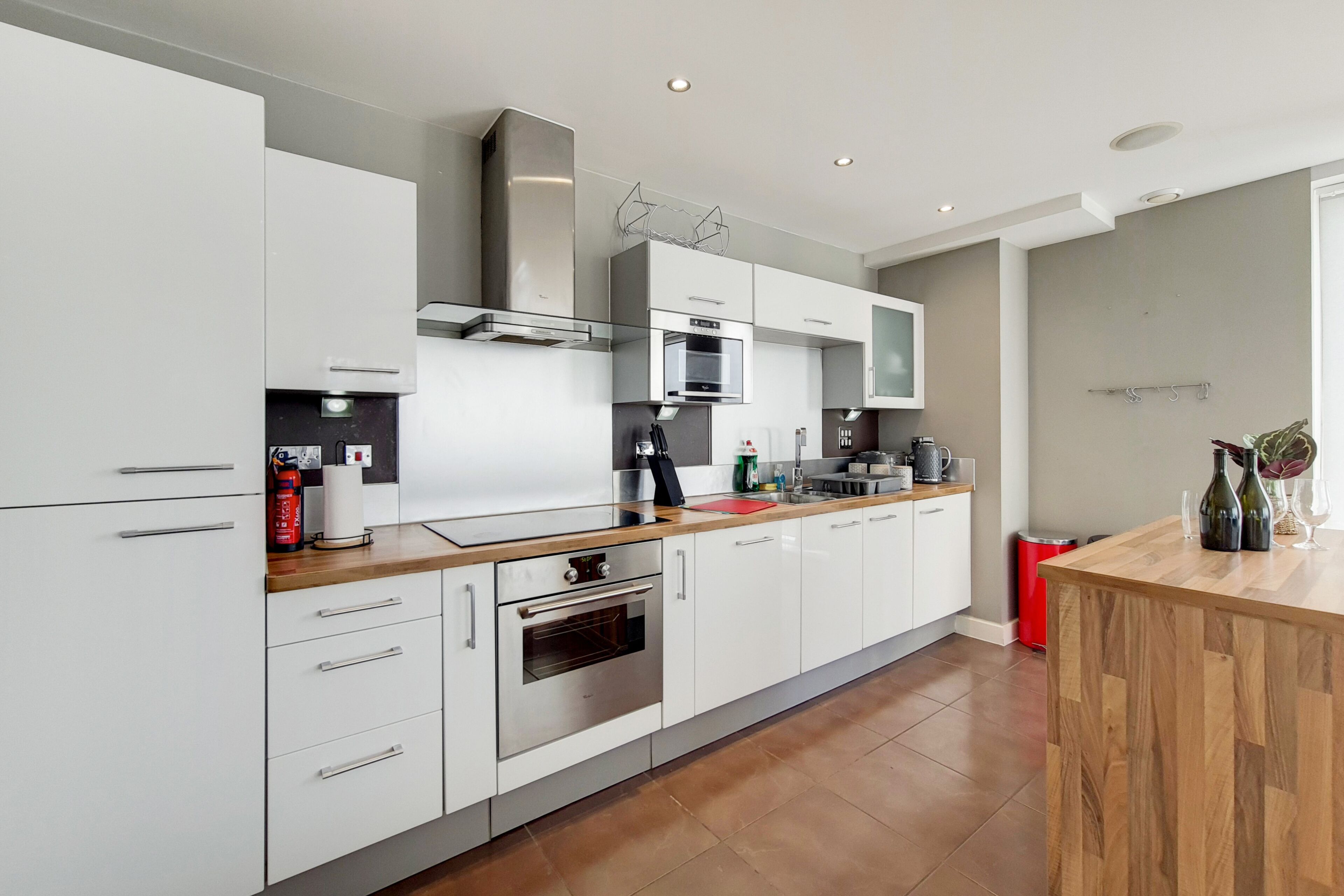 Deluxe-Apartment | Eigene Küche | Wasserkocher mit Kaffee-/Teezubehör, Wasserkocher, Hochstuhl