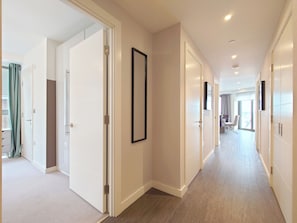 Luxury Apartment, 3 Bedrooms (by London Excel) | Living area