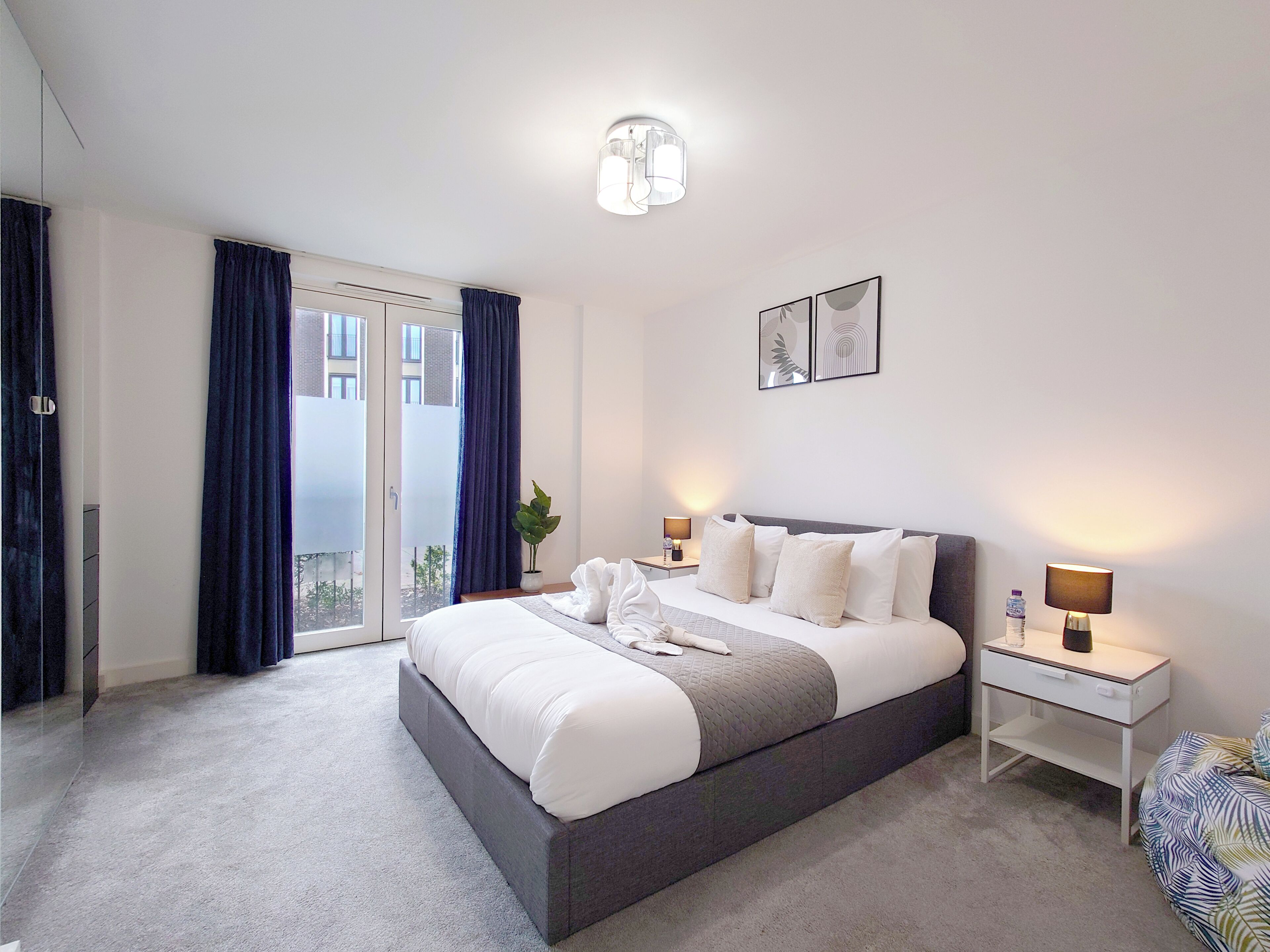 Deluxe Apartment | Individually decorated, individually furnished, desk, soundproofing