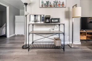 Interior - Charming Pasadena 1BR. Walk to Metro and Shops (Pasadena)