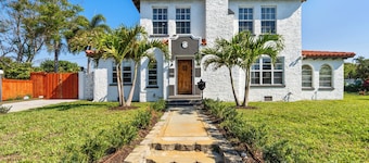 6BR Estate+Heated Pool+Spa+Golf+Courtyard+GameRoom