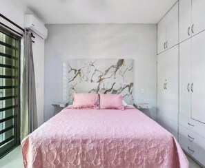 1 chambre, fer et planche à repasser, Wi-Fi gratuit, draps fournis