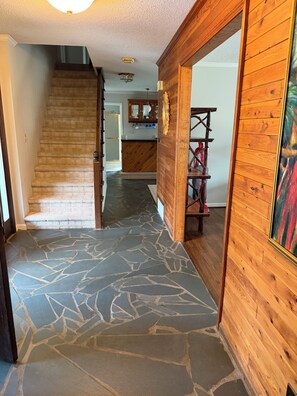 Interior - Spacious 4-bedroom lake house in delightful Manson with AC/ rec room/ dock (Manson)