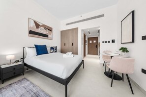 House - Free Housekeeping Visits During Your Stay - Stayshort - Comfortable Studio Stay in Arjan Sleeps 2 With Balcony (Dubai)