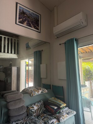 Interior - House with garden and pool 5 minutes from the sea (Agde)