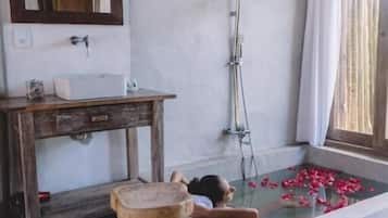 Chambre Double, vue piscine | Spa | Massages aux pierres chaudes, massages des tissus profonds