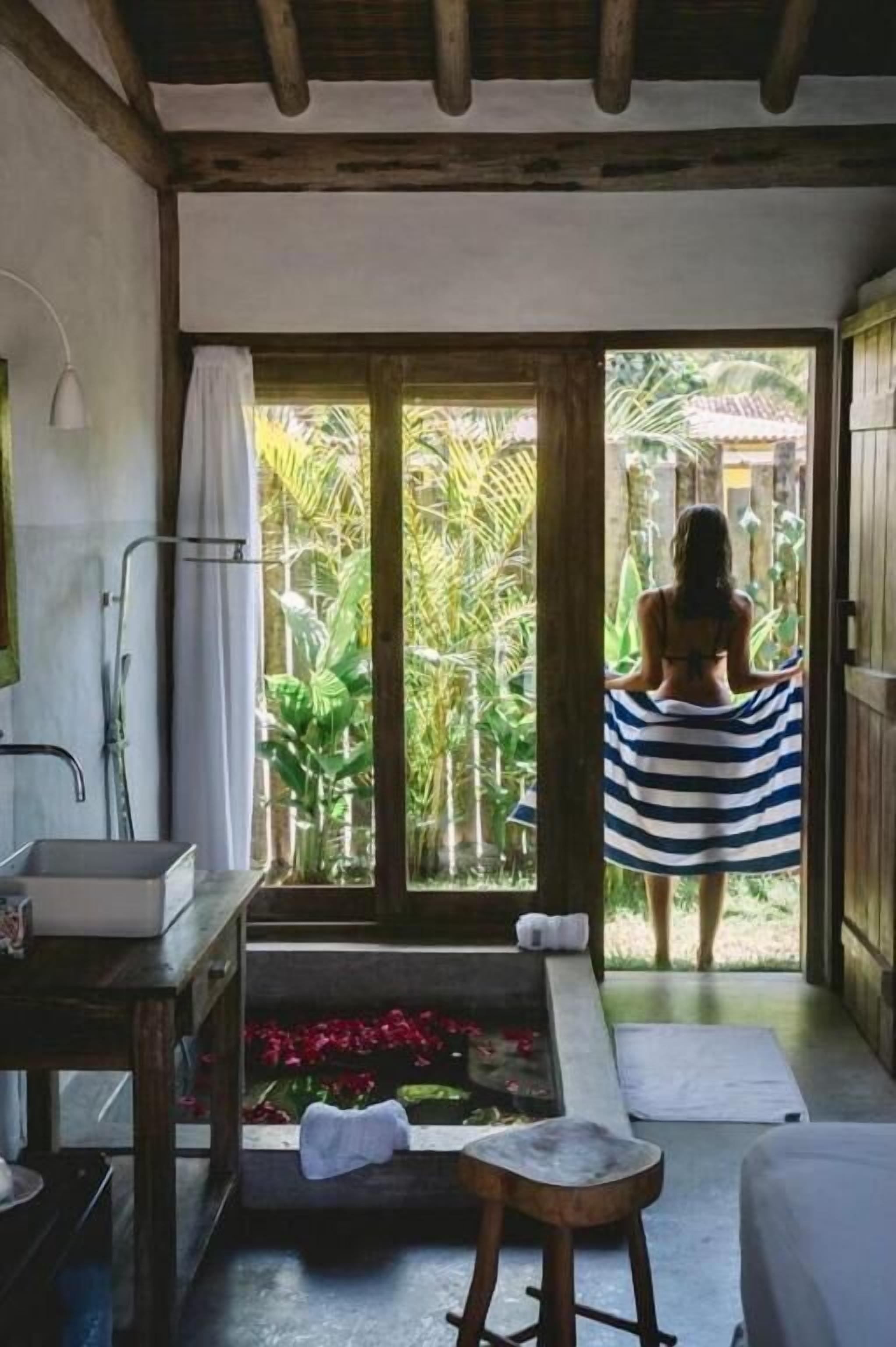 Double Room, Pool View | Spa | Hot stone massages, deep-tissue massages, prenatal massages