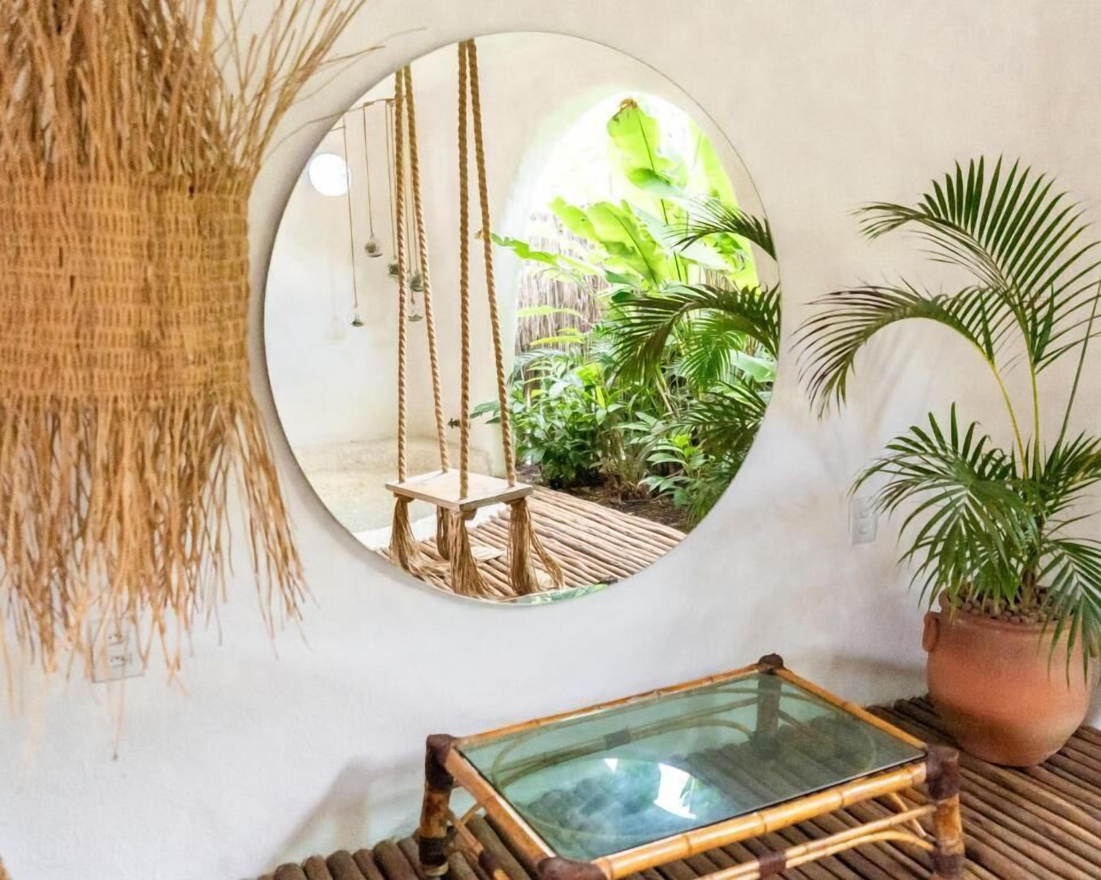 Chambre Triple Luxe, vue cour intérieure | Intérieur