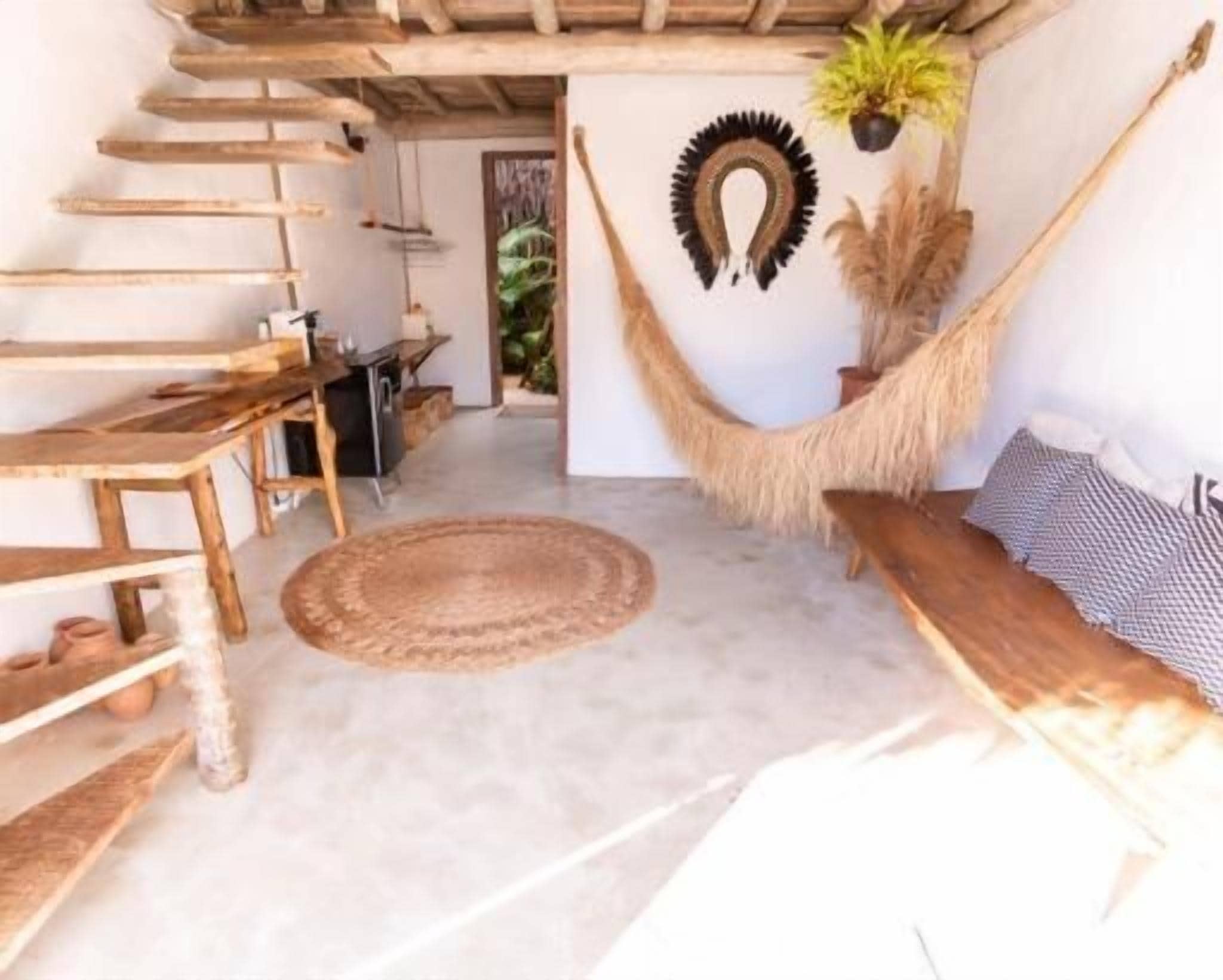 Deluxe Triple Room, Pool View | Living area