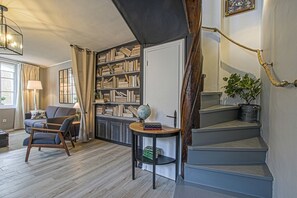 Duplex com design assinado, 2 camas Queen, para não fumantes, cozinha (Duplex Le Perroquet) | Parte interna