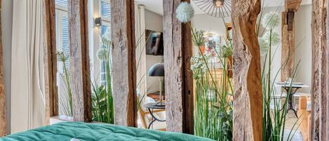 Signature Studio Suite, 1 Queen Bed, Non Smoking, Garden View (Appartement Le Normandie)