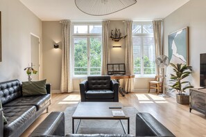 Signature Apartment, 2 Bedrooms, Non Smoking, Garden View (Appartement L'Astrolabe) | Living area - La Venelle Saint-Nicolas (Rouen)