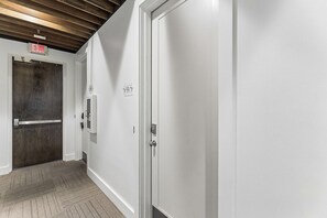 Interior - Walk to Vanderbilt from The Commodore Condo, Just 10 min to Broadway (Nashville)