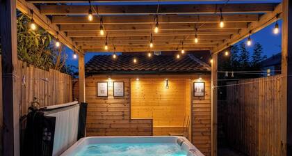 Hot Tub House! Spacious Home Near Beach and Parking
