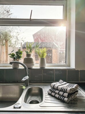 Interior - Beautiful Spacious Home Minutes from the Beach with parking (Blackpool)