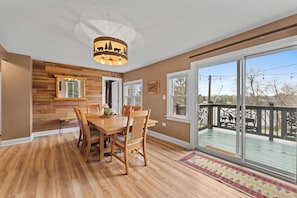 Dining - Friendship Lakefront with Dock, Paddle Boat (Friendship)