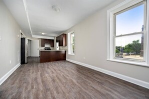 Private kitchen - Slick, Modern Retreat Near Downtown Sleeps 8 (Chicago)