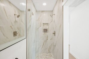 Bathroom - Delightful Retreat - 4BR Villa (Mission Viejo)