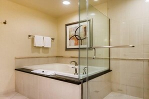 Shower, hair dryer - MGM 19607 Studio Balcony with Strip View (Las Vegas)