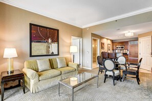 TV, offices - Large 1BR at MGM with Strip View (Las Vegas)