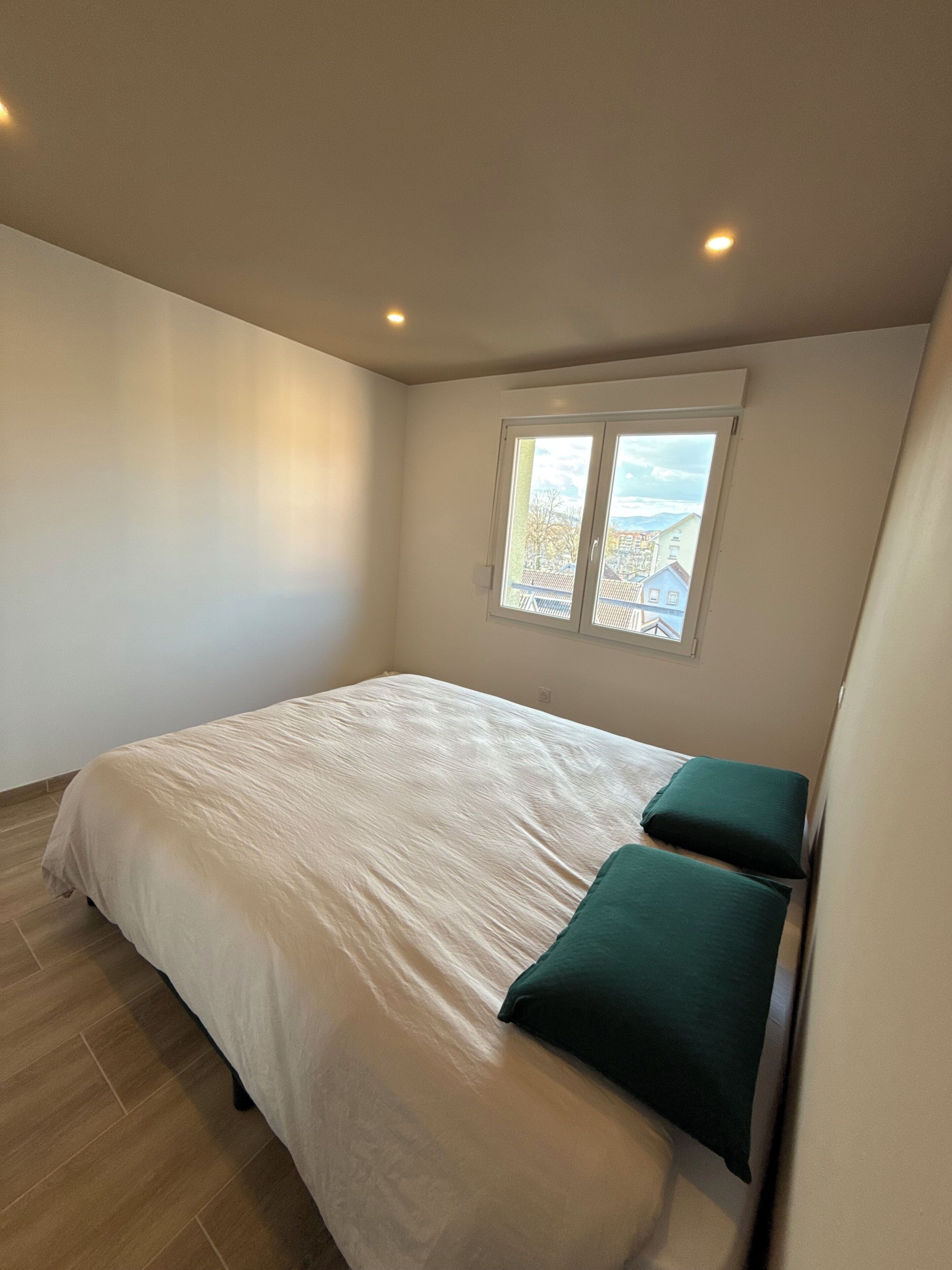 1 chambre, fer et planche à repasser, Wi-Fi, draps fournis