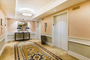 Interior - Incredible Studio Strip Views 10609 (Las Vegas)