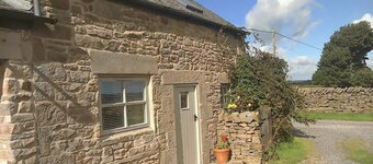 Cosy Cottage Retreat. Log Burner. Courtyard & Starry Skies