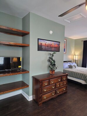 Room - Bank of Robersonville Skyview Loft (Robersonville)